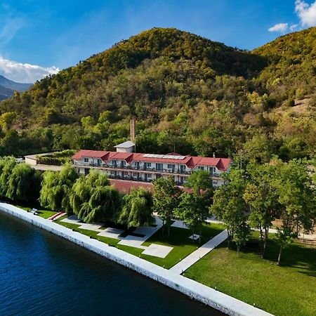 Vega Resort Restaurant & Lodge Оршова Екстер'єр фото