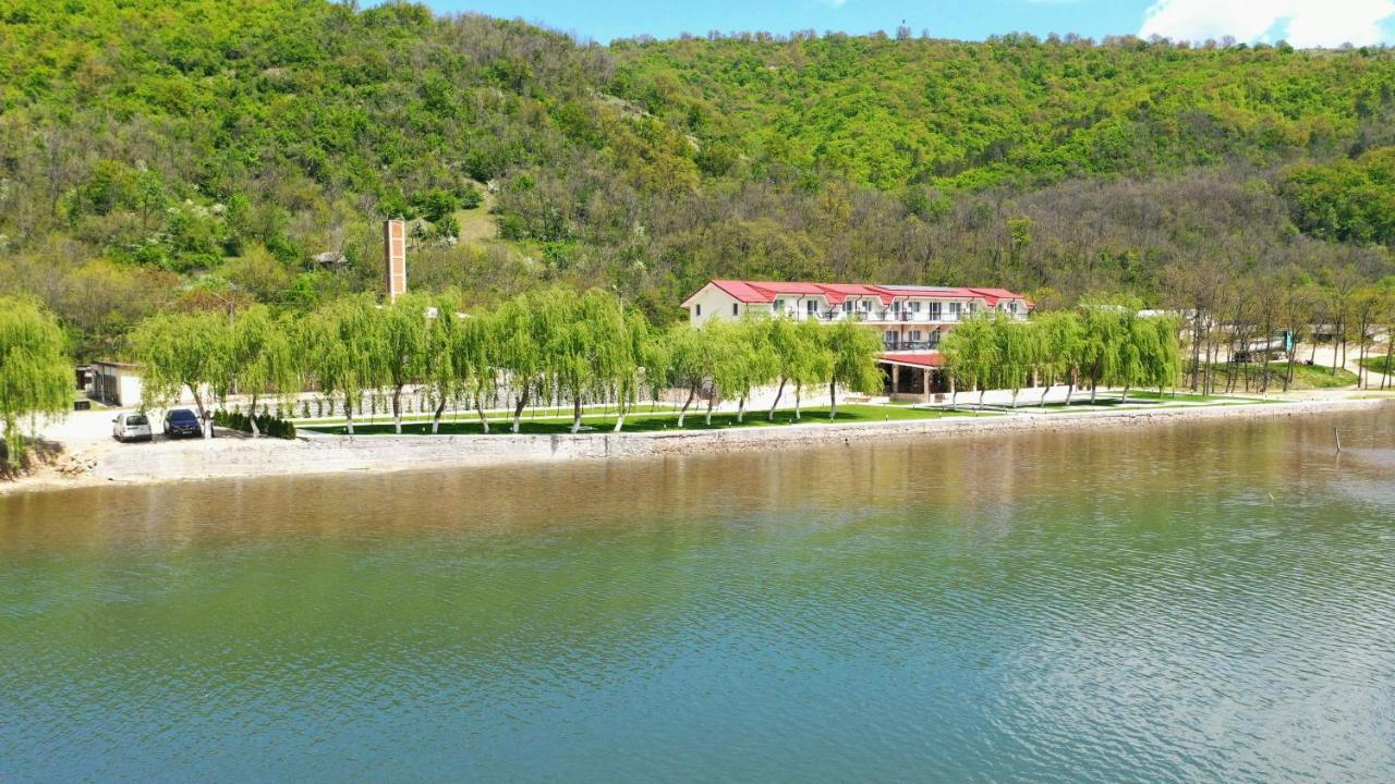 Vega Resort Restaurant & Lodge Оршова Екстер'єр фото
