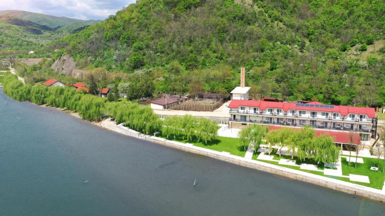 Vega Resort Restaurant & Lodge Оршова Екстер'єр фото