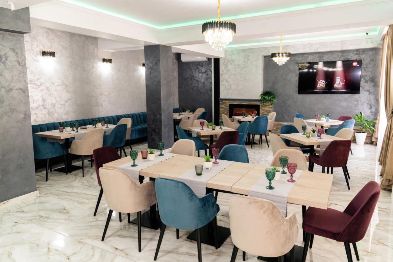 Vega Resort Restaurant & Lodge Оршова Екстер'єр фото