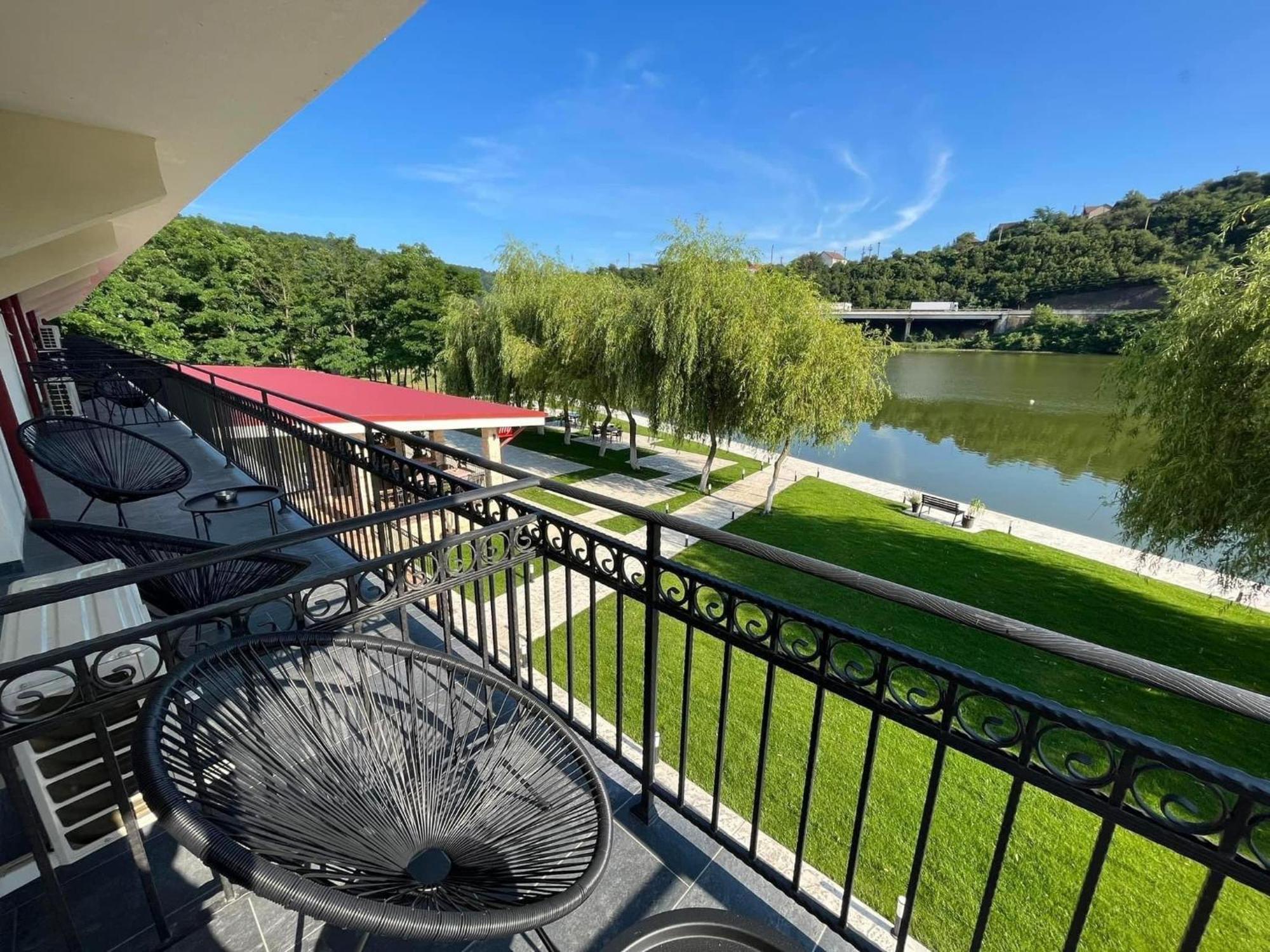 Vega Resort Restaurant & Lodge Оршова Екстер'єр фото