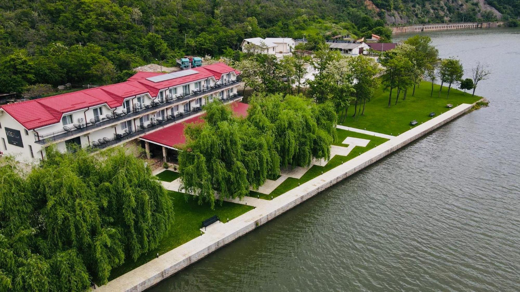 Vega Resort Restaurant & Lodge Оршова Екстер'єр фото